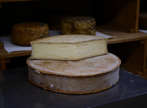 Alléosse Maitre Artisan Affineur Fromager - Abondance fermière AOP au lait cru