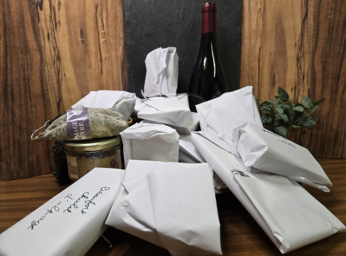 La Fermière - Box Mystère N°6  : 12 fromages , 2 charcuteries et 1 bouteille de vin