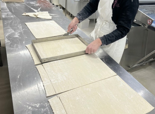 Ferme Sereine en Périgord - Pâte Levée Feuilletée (sur mesure) par kilo - pur Beurre - en rouleau ou en pâton