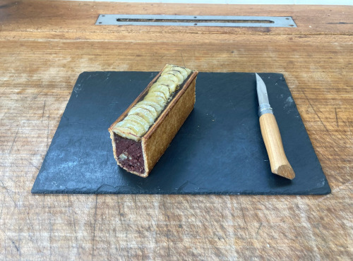 Elevage Les Blancs de l'Ouest - Mini pâté en croûte - Boudin, banane, romarin - (entier : environ 10 tranches)