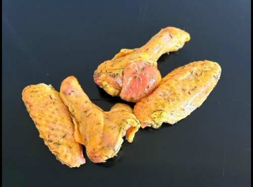 La Ferme de Charnioux - Wings de poulet marinés Thym/Citron élevé en plein air - 1kg