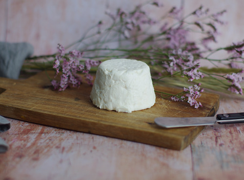 Elevage La Doudou - Crottin De Chèvre Frais