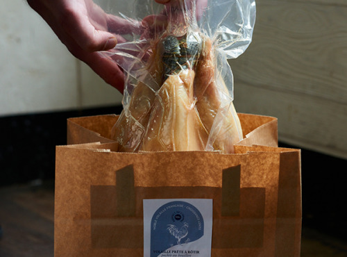 La Cuisine des Belles Volailles - Chef Antoine Westermann - Pintade Race Nubienne Pochée lentement au Bouillon - Prête à rôtir - Poids mini 1,8 kg