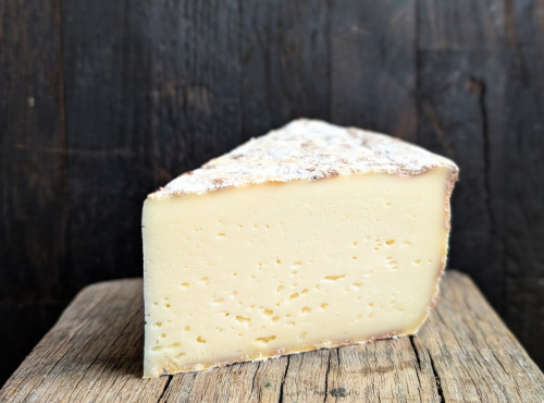 Elevage de Cochons en Forêt et Produits du Terroir Jurassien - Tomme des Loutons au lait cru
