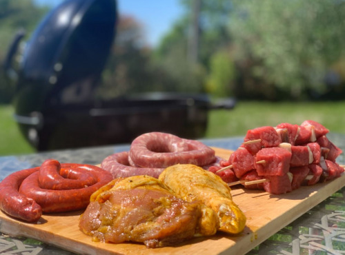 La ferme d'Enjacquet - Colis Barbecue Boeuf / Poulet / Porc Pour 6 Personnes.