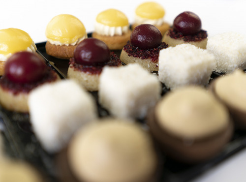 La Boutique Saveurs Cristal - PROMO - Dessert - 20 mignardises sucrées (DDM: 31/08/2022)