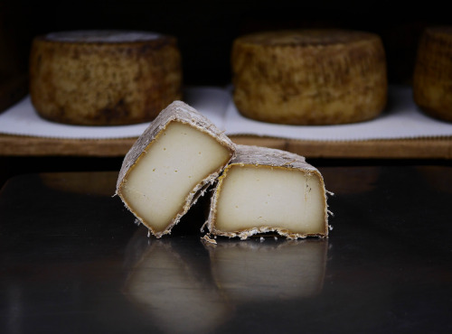 Alléosse Maitre Artisan Affineur Fromager - Fumaison de Lavort au lait cru 500g