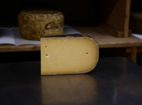 Alléosse Maitre Artisan Affineur Fromager - Gouda Vieux +12 mois Croûte Noire AOP