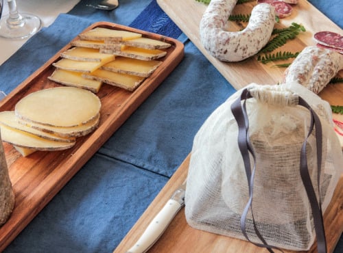 Maison Marie SEVERAC - Coffret Le Volcanique: deux fromages Sanérac, et une râpe à fromage