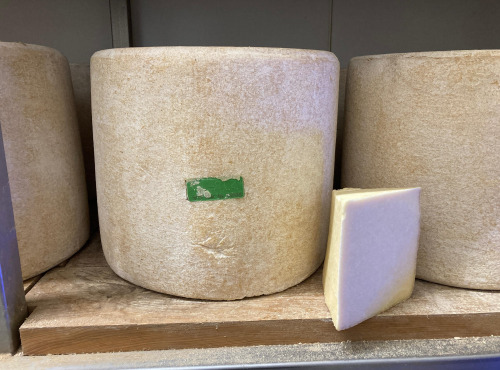 La Ferme de Labouygues - Cantal fermier "Jeune" AOP 1kg