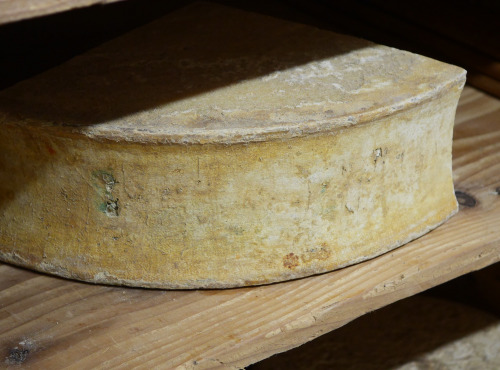 Alléosse Maitre Artisan Affineur Fromager - Beaufort Châlet d'Alpage AOP +15 mois
