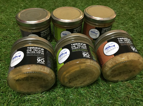 Pisciculture des eaux de l'Inval - 3 Terrines 90 Gr (olive Noire, Curry Vert, Poivre De Sechuan)