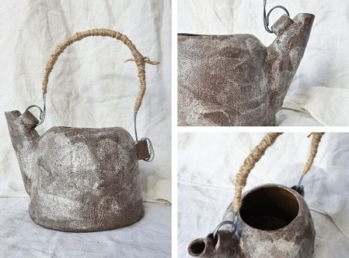 SUBECHA Studio - Théière Familiale Talochée de Blanc en Grès Chocolat