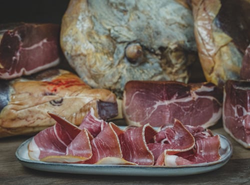 Maison Agour - Jambon sec supérieur Basque - entier avec os 6,5kg