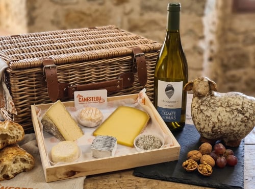 Lou Canesteou - Plateau de fromage spécial été et vin l'accord parfait