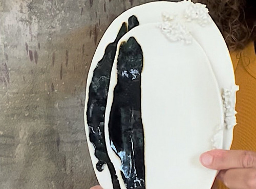 Atelier Eva Dejeanty - Deux assiettes en porcelaine Black and White