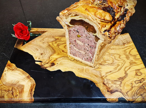 Boucherie Charcuterie Traiteur Lionel Ghérardi - Pâté en croûte Richelieu aux 3 viandes à la truffe noire – 2 x 200g