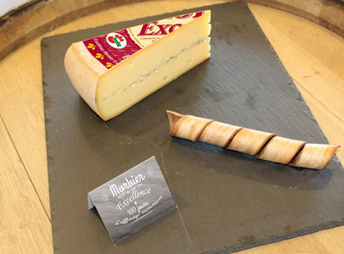Constant Fromages & Sélections - Morbier Aop Badoz Au Lait Cru Excellence 100 Jours, Part De 500g Environ