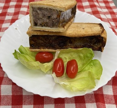 Ferme Guillaumont - PATE EN CROUTE DE CERF AUX GIROLLES COCKTAIL