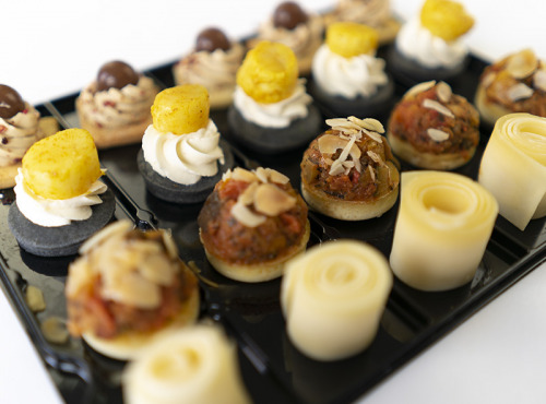 La Boutique Saveurs Cristal - PROMO - Apéritif - 20 bouchées traiteur salées (DATE COURTE: 22/01/2023) - Plateau Jupiter