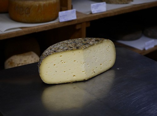 Alléosse Maitre Artisan Affineur Fromager - Délice des Hauts Fleurs de Montagne
