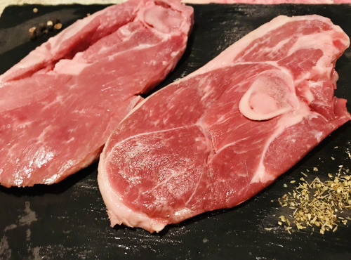 EARL de la Bergère - 1 kg de tranche de Gigot d'agneau avec os (5 à 6 tranches)