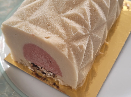 Le Jardinier Glacier - Buche glacée banane  fraise  6 à 8 personnes