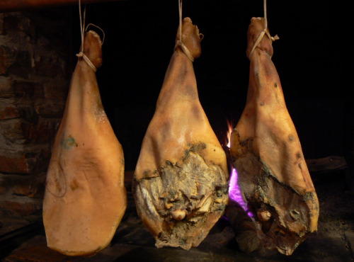 Domaine du Catié - Jambon entier de cochon Magalica affiné 24 mois 8,4kg sans nitrite.