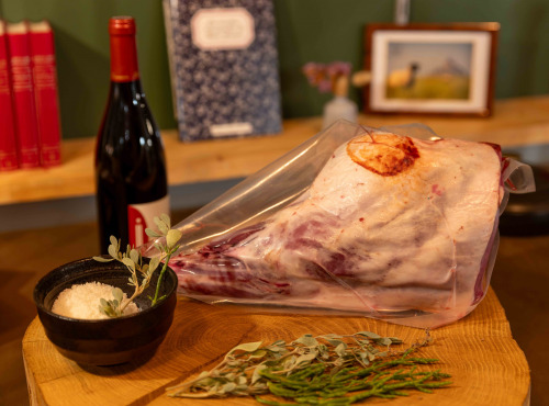 Aux Arts Salés - [Précommande] Gigot raccourci d'agneau de pré-salé - 1,7 kg