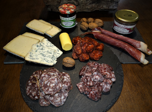 La Ferme du Pouzet - Panier apéro : charcuterie et fromage bio - 4 personnes