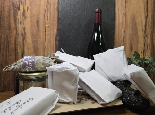 La Fermière - Box Mystère N°5: 7 fromages , 2 charcuteries et 1 bouteille de vin