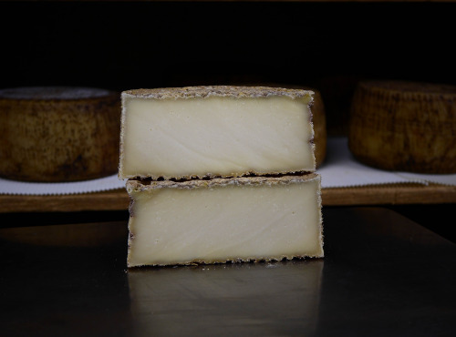 Alléosse Maitre Artisan Affineur Fromager - Tomme de Saint-Sulpice affinage tunnel 500g