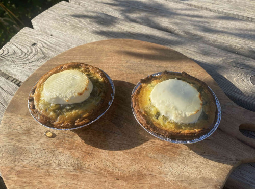 Ferme Sinsac - Tarte aux courgettes, tomates et chèvre pour 2 personnes