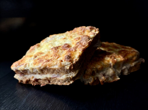 Thierry Salas, fumage artisanal - CROQUE MONSIEUR - JAMBON DE PORC NOIR FUME ET SCAMORZZA