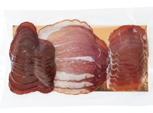 Constant Fromages & Sélections - Petite assiette de Charcuterie : Jambon cru, Brési et Filet de Porc Fumé Tuyé du Papy Gaby