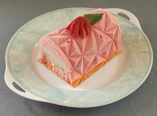 Le Jardinier Glacier - BUCHE GLACEE FRAISE/PISTACHE 4 A 6 PERS