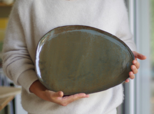 Atelier Eva Dejeanty - Assiette en céramique (grès) modèle Cellule Taille L