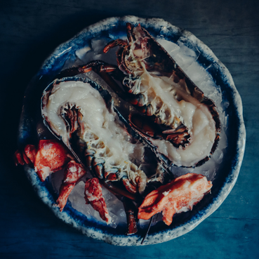 La Maison du Homard - Homard canadien mi-cuit en carapace, coupé en 2 – Environ 300 g