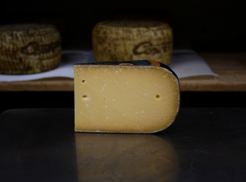 Alléosse Maitre Artisan Affineur Fromager - Gouda Vieux +12 mois Croûte Noire AOP 500g