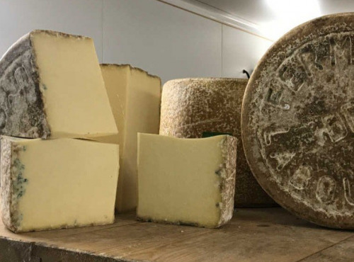 La Ferme de Labouygues - Cantal fermier "Entre-Deux" AOP 1kg
