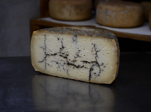 Alléosse Maitre Artisan Affineur Fromager - Moliterno Al Tartufo