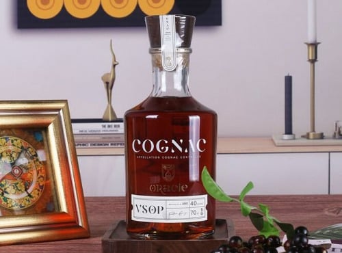 Mte Spiritueux - ORACLE VSOP Cognac, vieilli minimum 4 ans