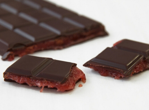 Compagnie Générale de Biscuiterie - Tablette Chocolat Noir Fourrée Caramel Cassis