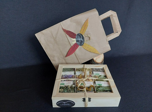 Ferme Le Bouchet - Coffret bois 9 plantes sauvages séchées Bio !!! NON DISPO !!!!