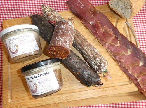 Ferme Guillaumont - Charcuterie d'agneau : terrines d'agneau, saucisson fumé et sec, jambon fumé