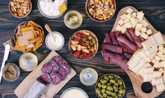Un apéro charcuterie et fromage jusque 6 personnes
