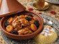 Le Paradis d'Escargot - Tajine salé sucré poulet abricot pruneaux, amandes croquantes et semoule pour deux gourmands